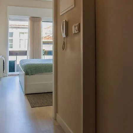 Modern 1-bedroom For Rent In Santo Ildefonso * Порту