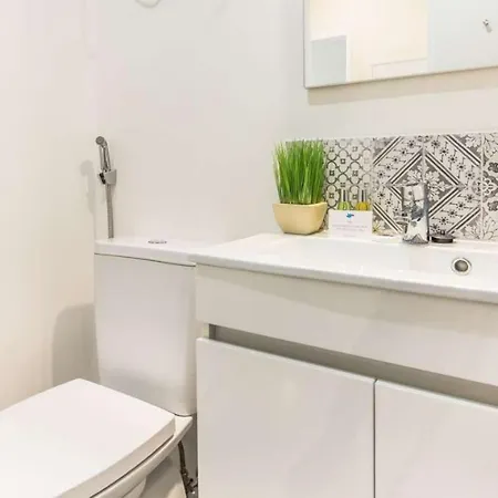 Modern 1-bedroom For Rent In Santo Ildefonso Oporto